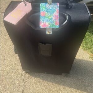 TravelPro Black Rolling Carryon Suitcase Fair Condition (no luggage tags)